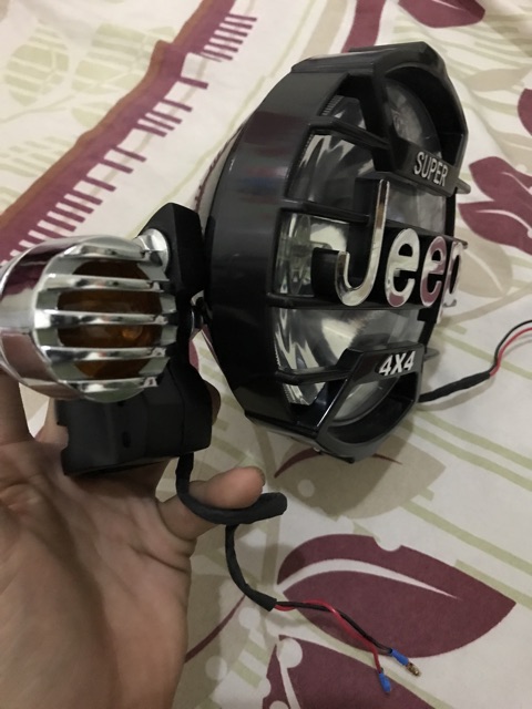 Lampu jeep plus breket cicin dan plus lampu sen