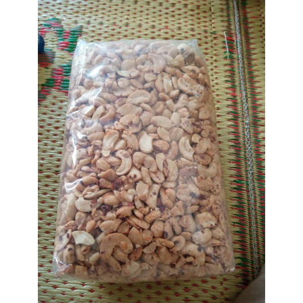 

kacang mete pecah mateng 1kg