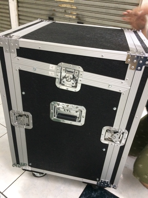 Hardcase + mixer 12u hardcase sound system di atas buat mixer