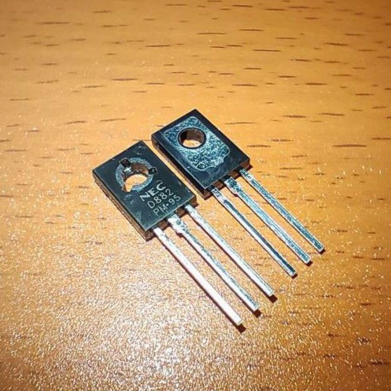 Transistor D882 2SD822 TO-126 3A/40V NPN Transistor TR D 882