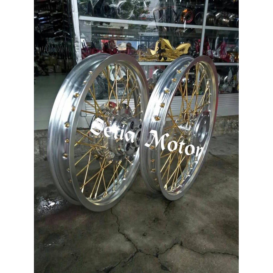 Velg Rossi/Champ Sepaket Megapro/Gl Pro Depan Belakang Tromol Crome