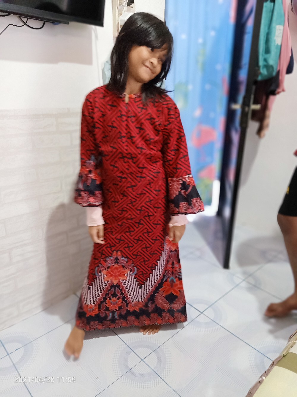 Batik Couple Keluarga Sania Ruffle Ori Ndoro Jowi Dnt Motif Bata Merah