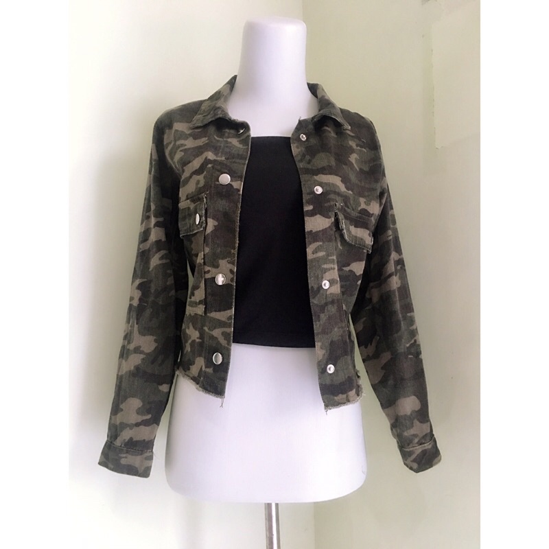 Jaket crop Ada Woman