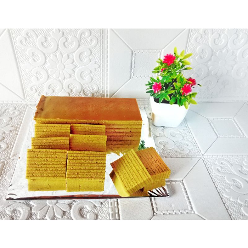 

Lapis legit uk.19x22,5x6 cm