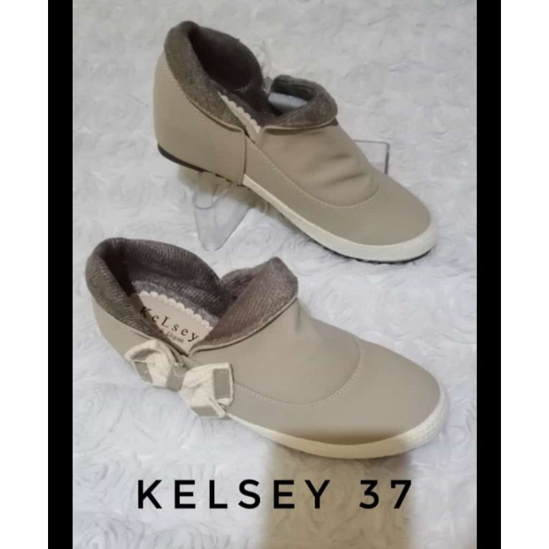 Kelsey sepatu wanita size 37