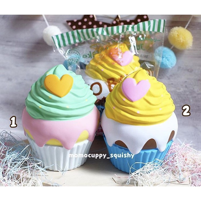 Squishy licensed Limited colour jumbo cupcakes by tokyo bakery (ORI )