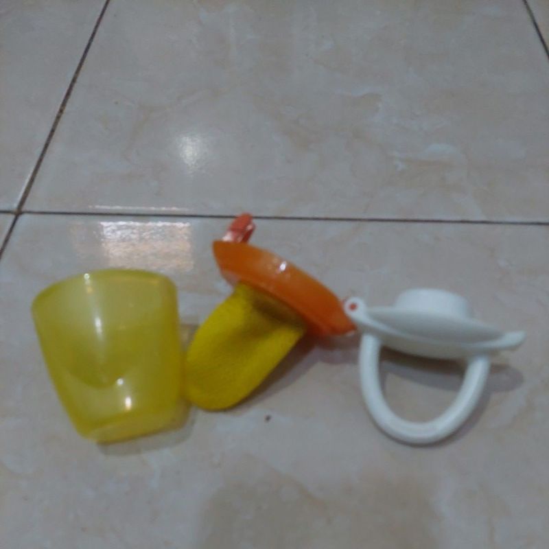 Preloved Botol Feeder jus buah