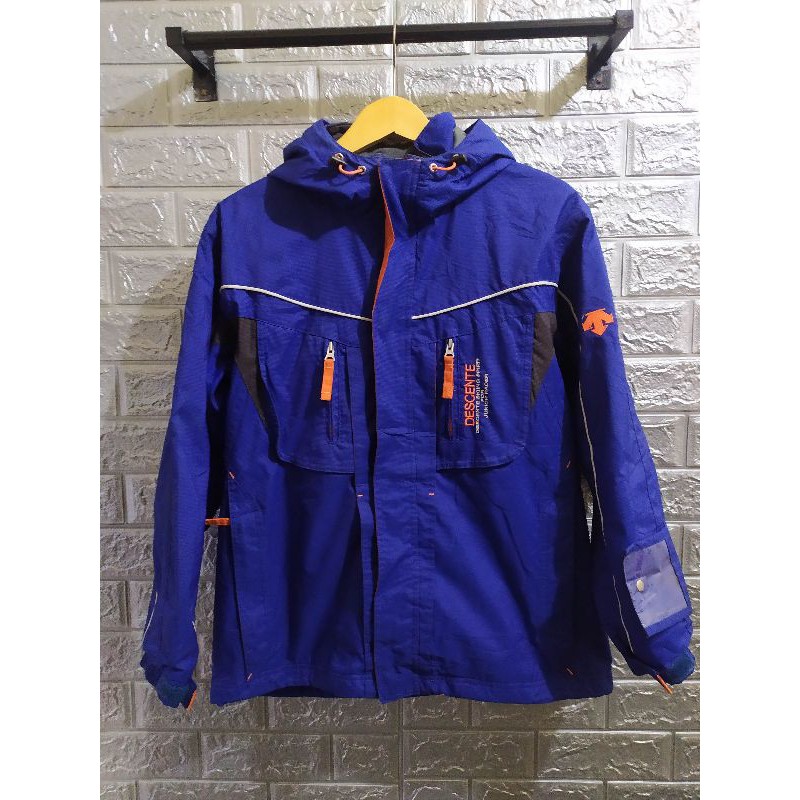 Jaket gunung Descente size S/ M second minus