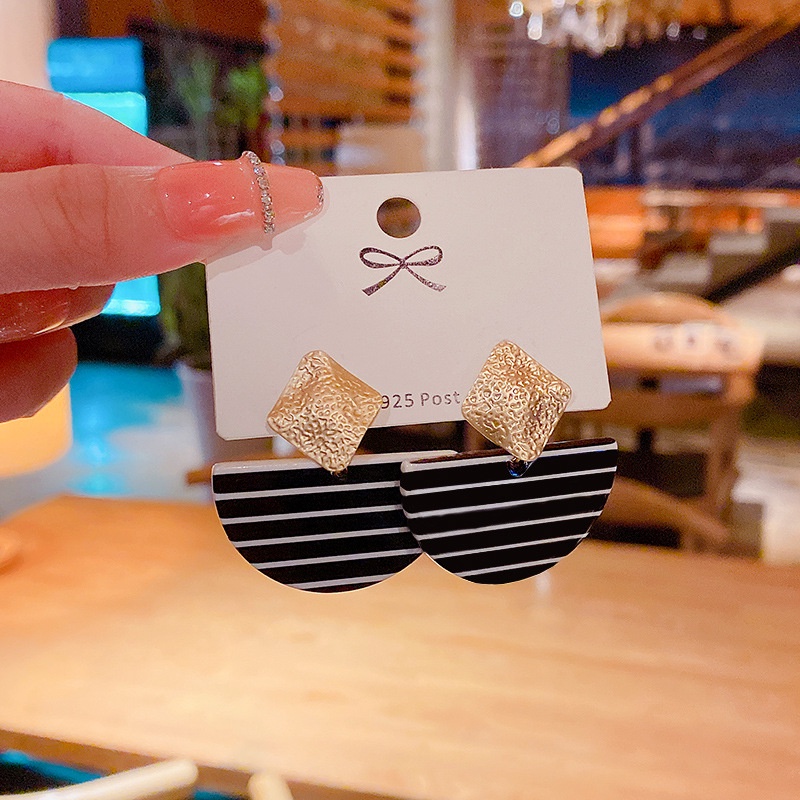 Anting S925 Silver Needle Bentuk Bulat Motif Garis Gaya Retro