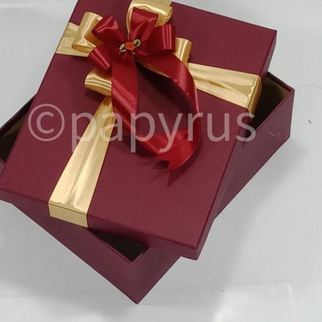 

Special PAPYRUS 20x25 Tinggi 10cm Kotak Kado Gift Box Hadiah KOTA KADO