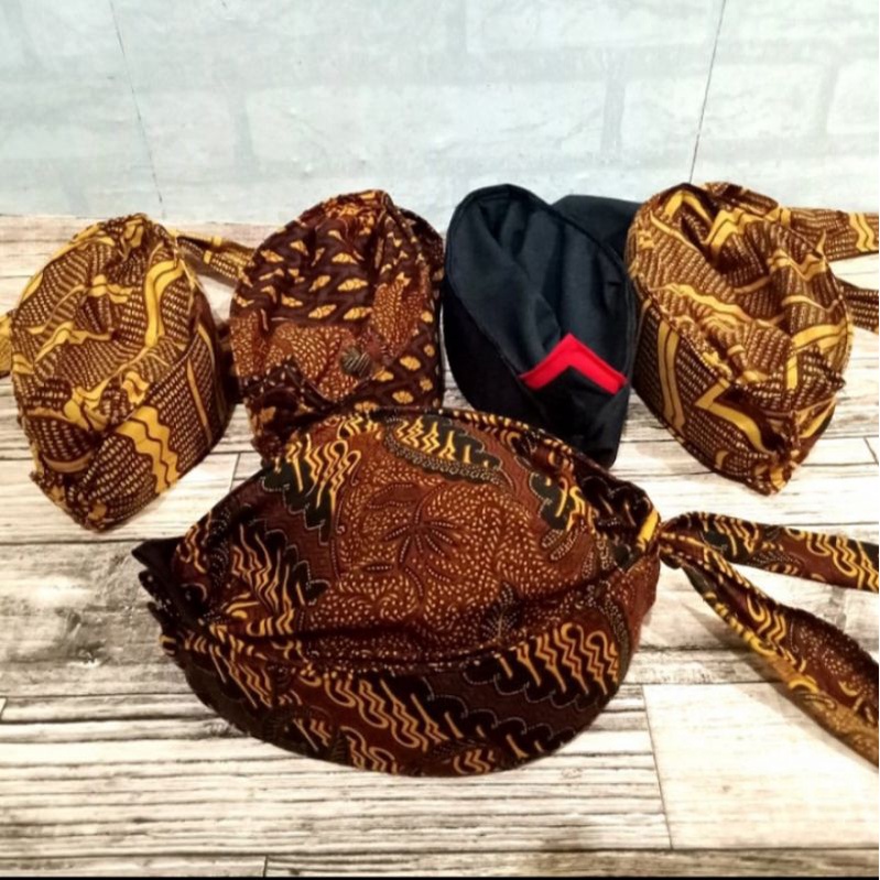 Blangkon Sunda dewasa