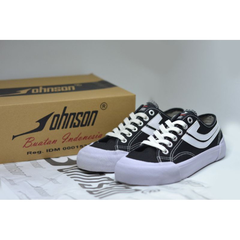 Sepatu Johnson Galaxy Pro Low Black/White
