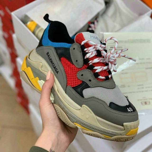 BALENCIAGA TRIPLE S MULTICOLOR