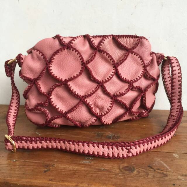 Tas kulit asli/tas kulit rajut/tas papirut/ tas kulit sapi