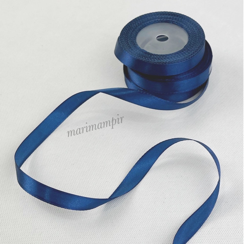 

PITA SATIN KAIN 1/2 INCI 12 MM WARNA BIRU DONGKER #038