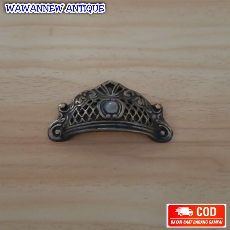 Handle / Tarikan Laci Lemari Jendela Pintu Rumah Kuningan Antik Motif Kerang Ukir 9.5cm