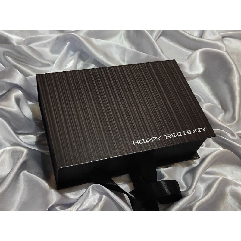 

Box Kado Ulang Tahun / Box Souvenir size P:26 L:17 T:7 ( Ready )