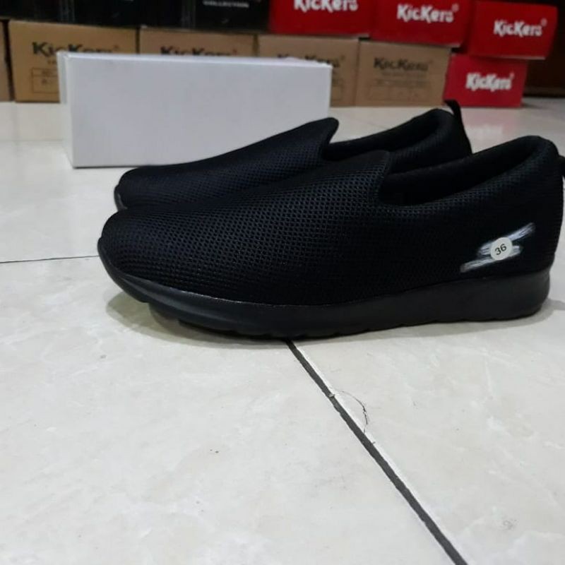 sepatu slip on Skechers full black hitam murah
