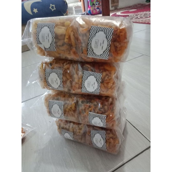 

Makroni pedas daun jeruk