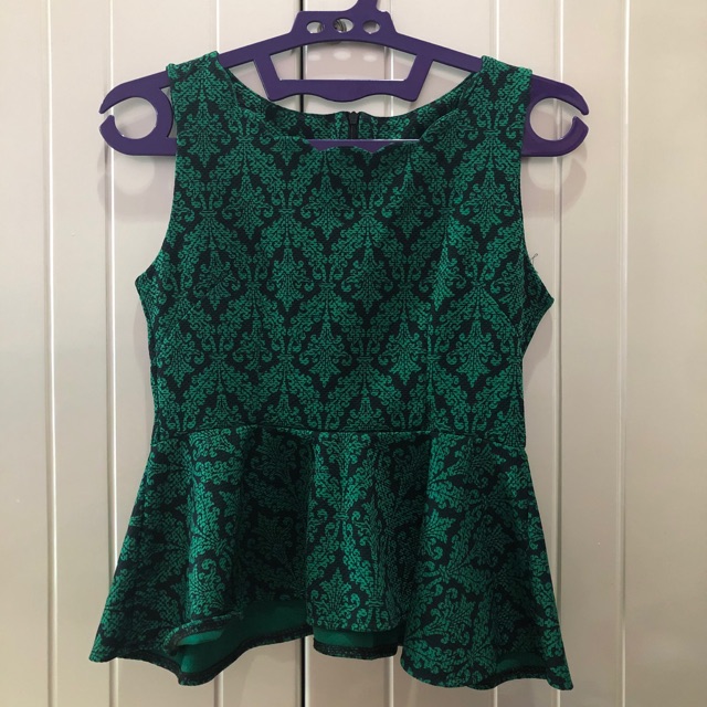 peplum batik hijau