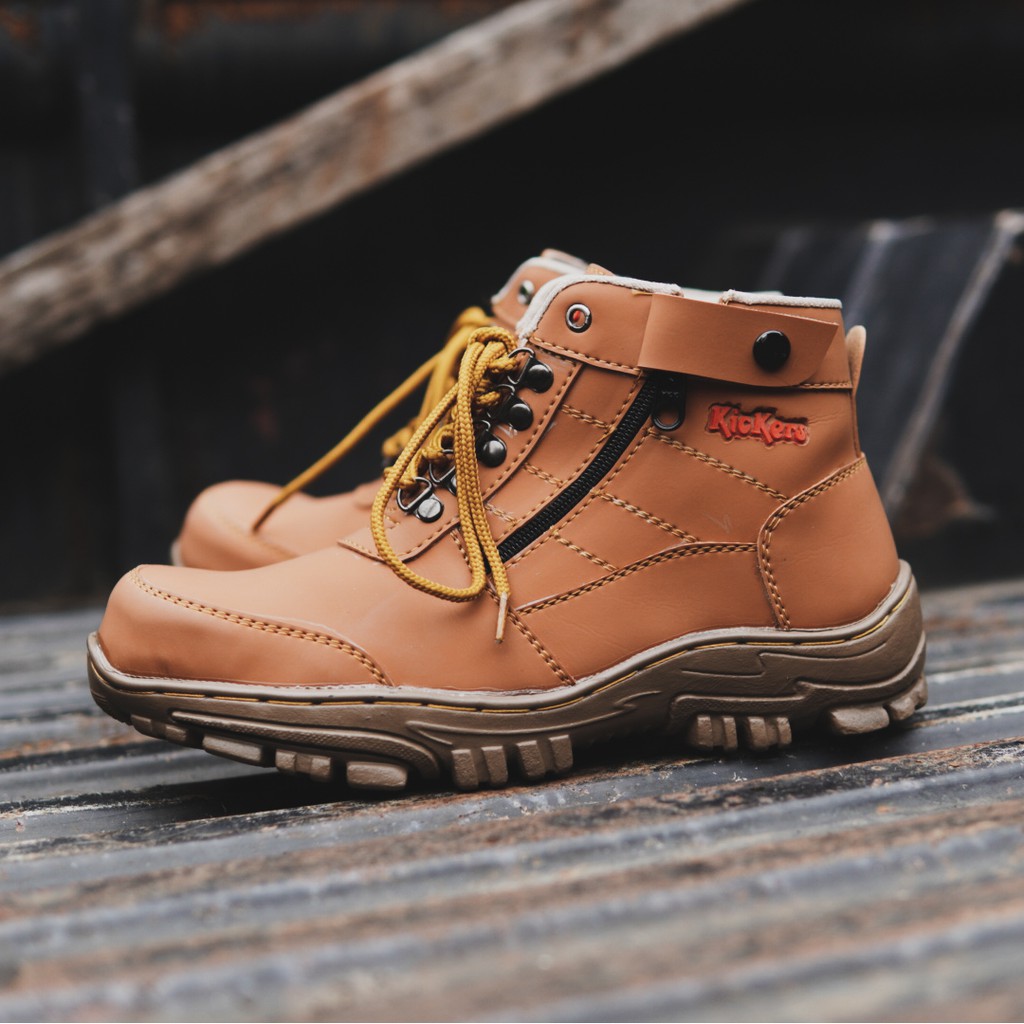 Sepatu Safety Boots Pria Kickers Morisey TAN Ujung Besi Bots Sefty Kerja Boot Outdoor Tracking Shoes