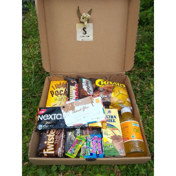 

HAMPERS/GIFT BOX/SNACK BOX