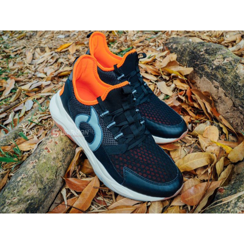 Sepatu Running Ortuseight TITAN BLACK ORTRANGE