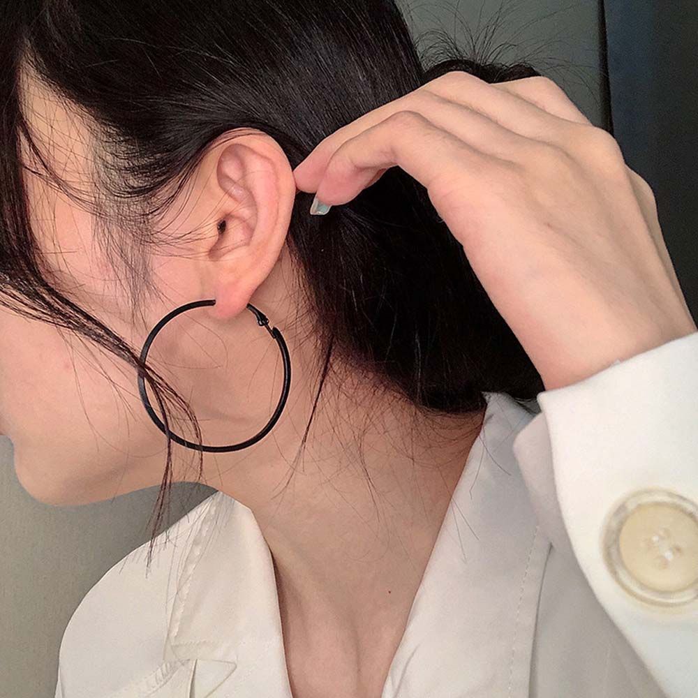 Anting Hoop Bentuk Lingkaran Besar Warna Hitam Frosted Gaya Korea Untuk Wanita