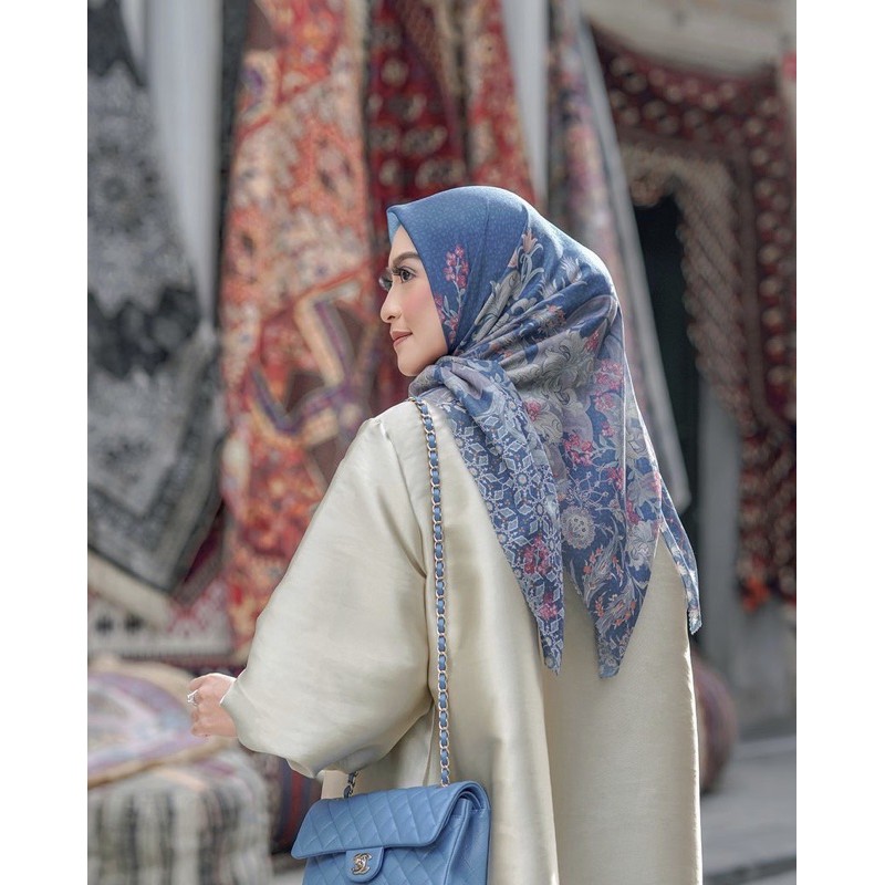 Topkapi Royale Blue Buttonscarves