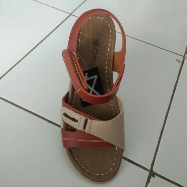 Sandal gunung ornella
