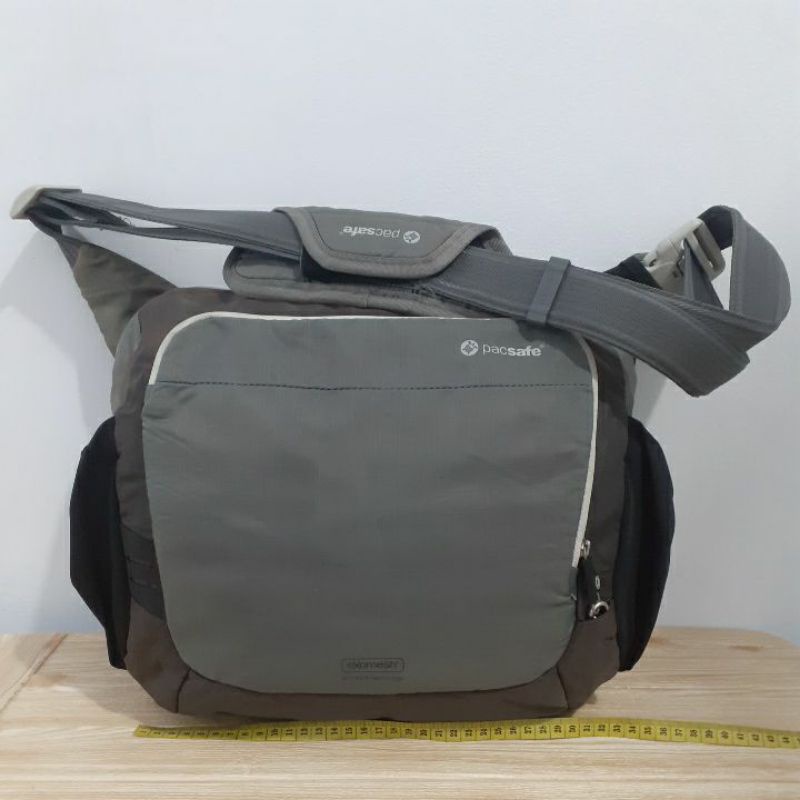 Tas Selempang Second / Preloved / PACSAFE Venturesafe 350 GII Sling Bag / Bekas