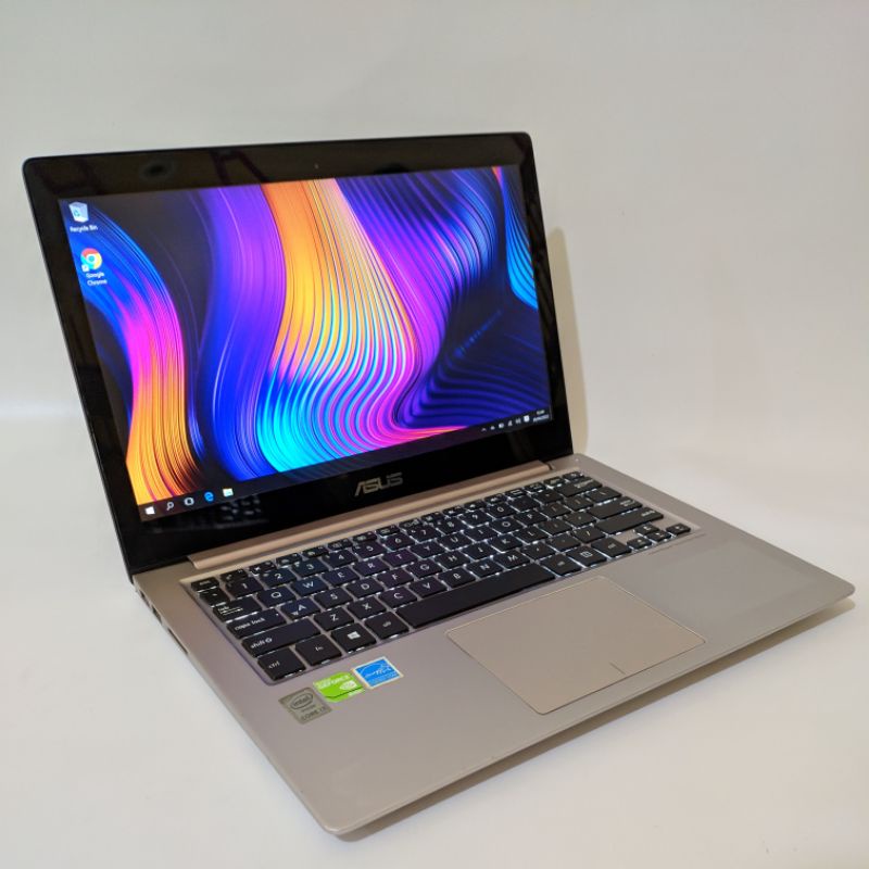 Laptop Touchscreen Asus ZenBook ux303lnb - core i7 gen5 - dual vga Nvidia GeForce - resolusi 3K