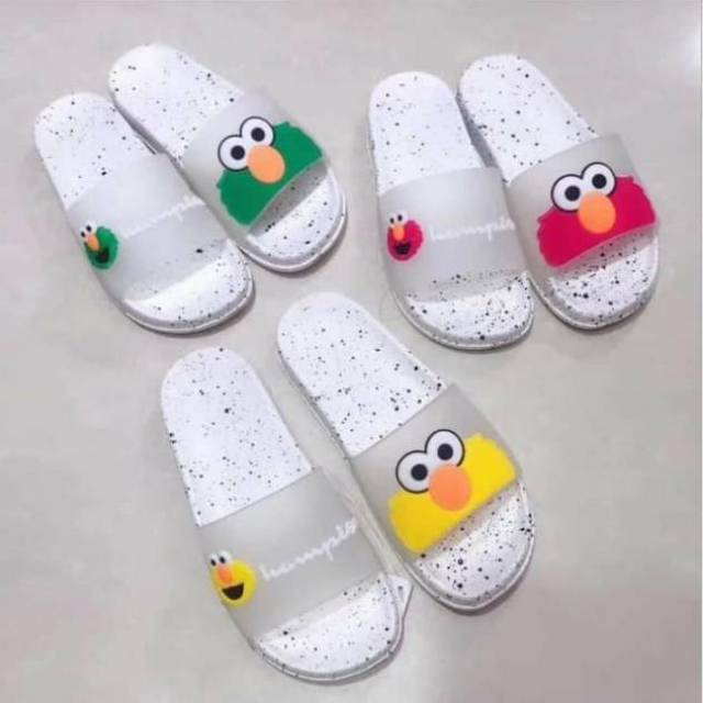 Sandal Elmo putih karet timbul