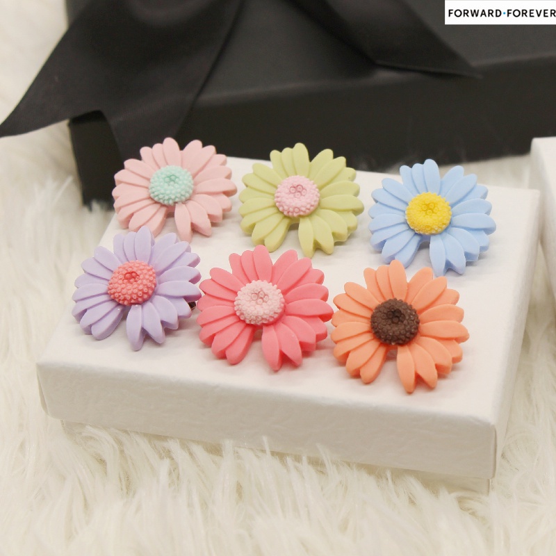 Bros Pin Bentuk Bunga Daisy Bahan Plastik Untuk Wanita M70071