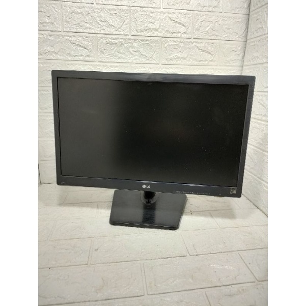 Monitor LG LED 20 Inch Wide Lengkap Kabel