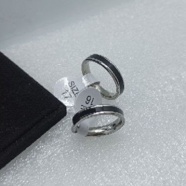 Cincin Titanium Couple Polos Hitam List silver
