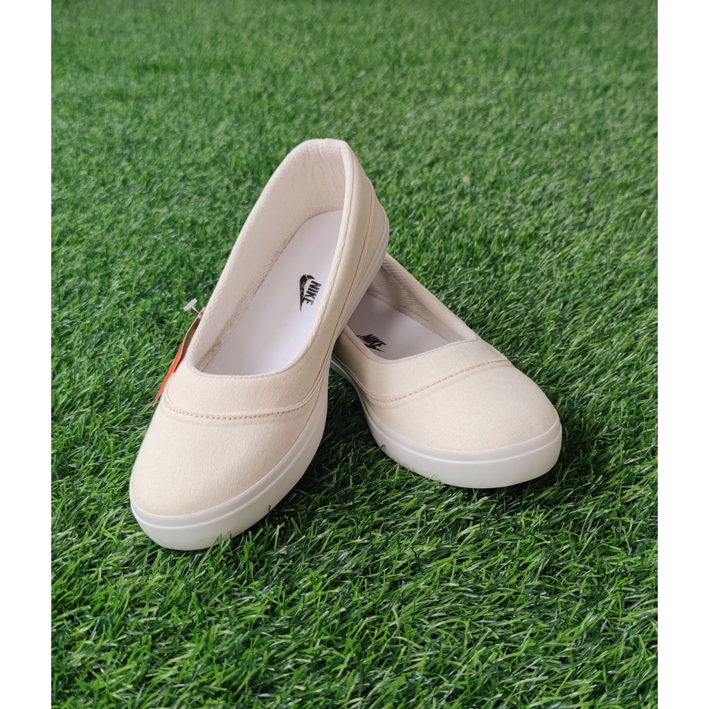 SEPATU WANITA SLIP ON 05 CREAM POLOS/SEPATU KERJA KULIAH SANTAI/SEPATU HIJABERS