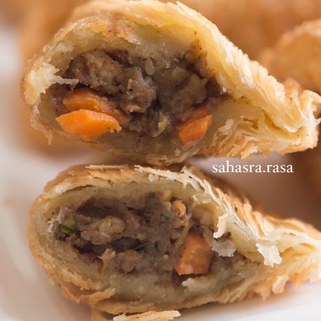 

Chicken Curry - Curry PUFF / Karipap Pusing - Kari Ayam