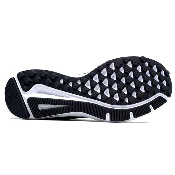 nike quest 2 black white