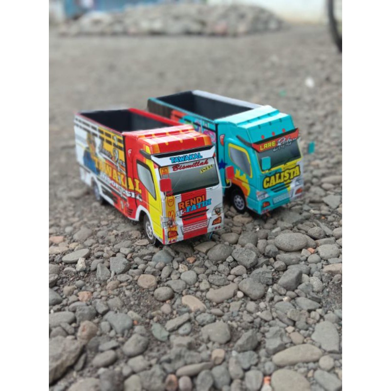 Miniatur Truck Oleng Stiker Kualitas Mantap