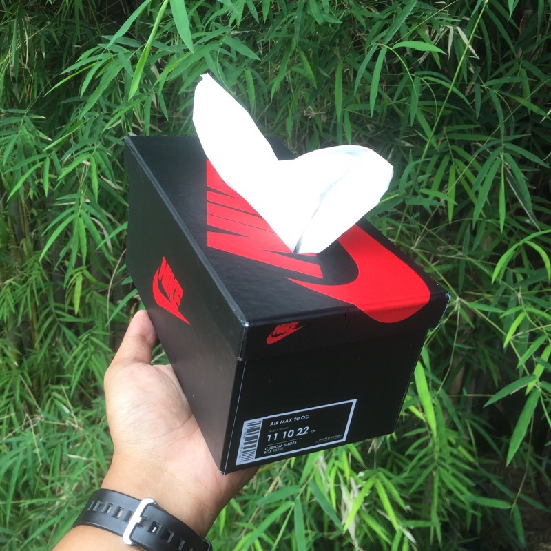 box tissue shoes nike