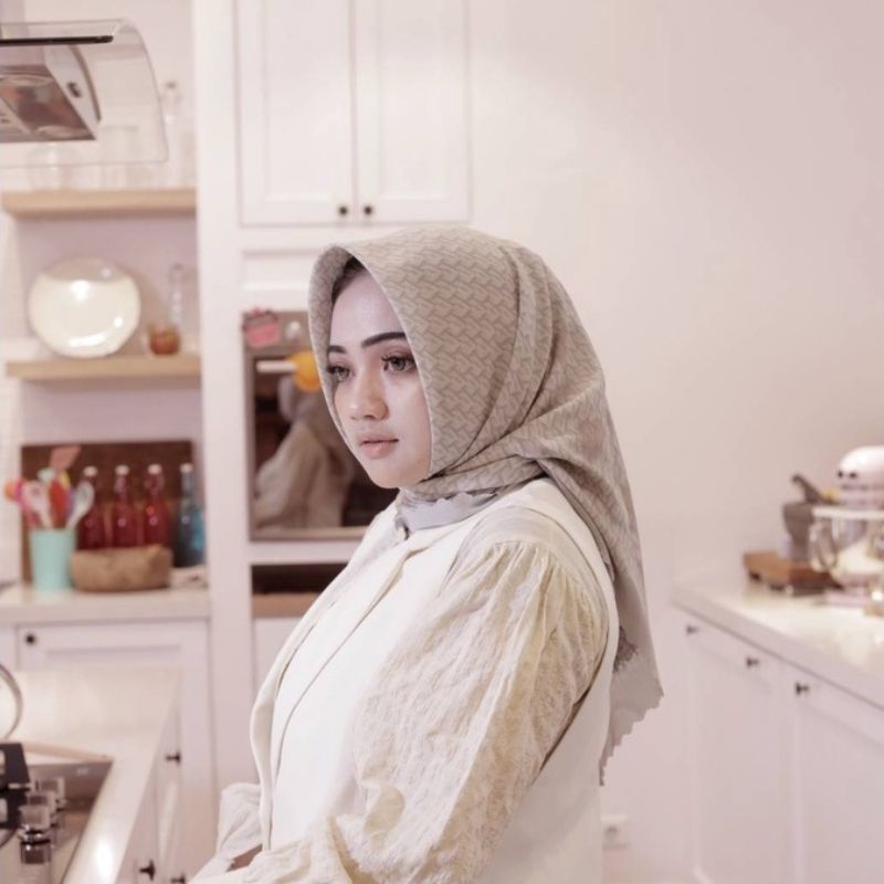 La Sabelle Tabula Rasa Scraf Toupe