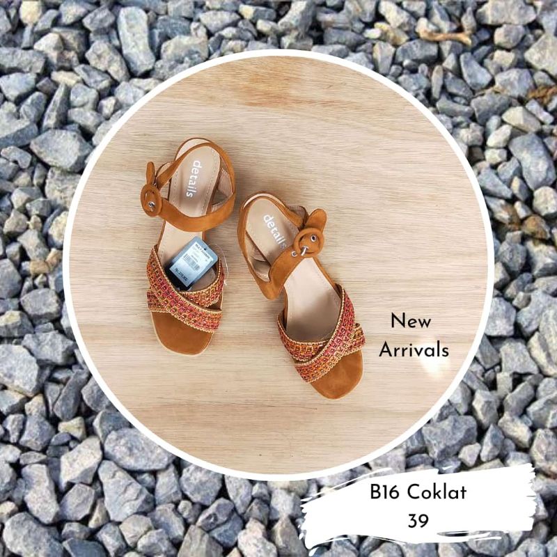 Sandal Heels Wanita merk Details