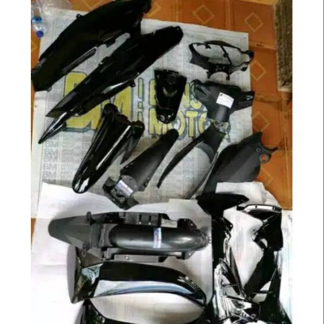 Cover body kasar dan halus vega R new hitam