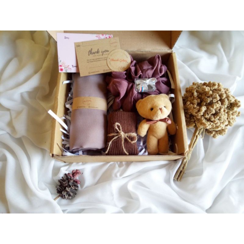 

Hampers Hijab / Hampers Murah / Kado Unik