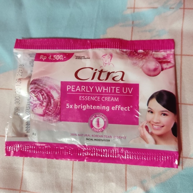 CITRA MOISTURIZER PEARLY WHITE UV ESSENCE CREAM 8GR SACHET RENTENG RENCENG EKONOMIS HEMAT