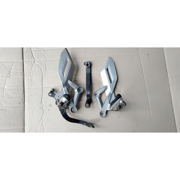 Foot Step Depan CB 150 R Led Original Footstep Depan Pijakan kaki Ori kumplit Cb 150 R Led