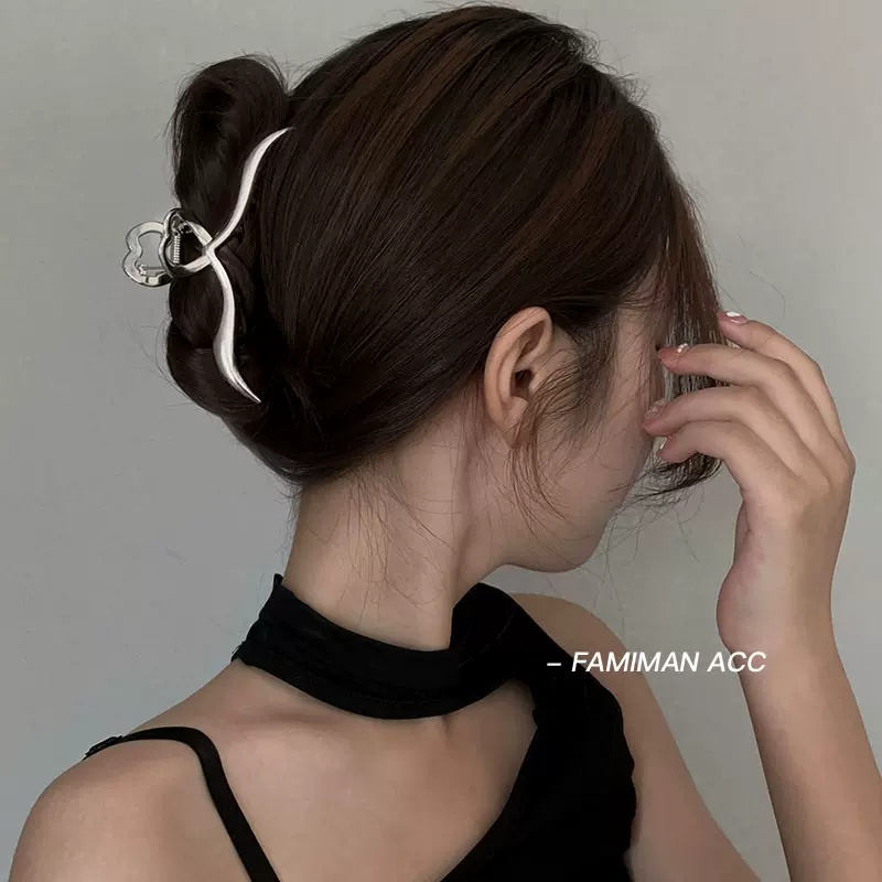 Jepit Rambut Bentuk Kupu-Kupu Bahan Metal Warna Silver Untuk Wanita