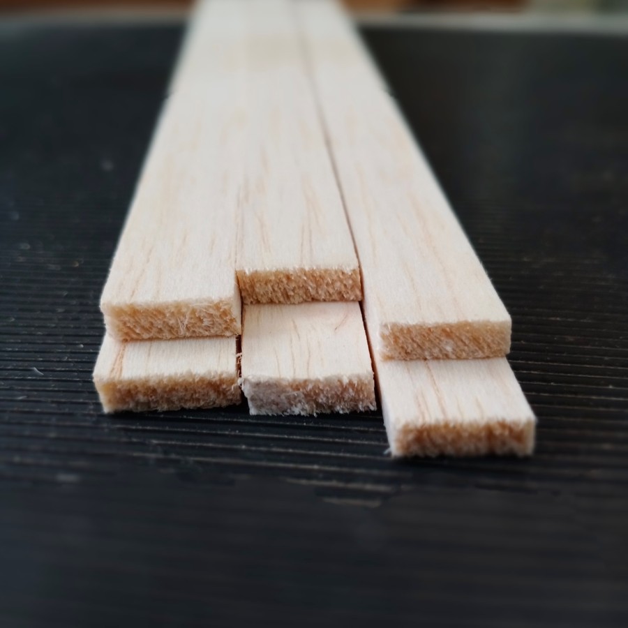 TERMURAH 3PCS Balsa Strip 4mm x 30mm / 3CM balsa kayu maket kayu lis