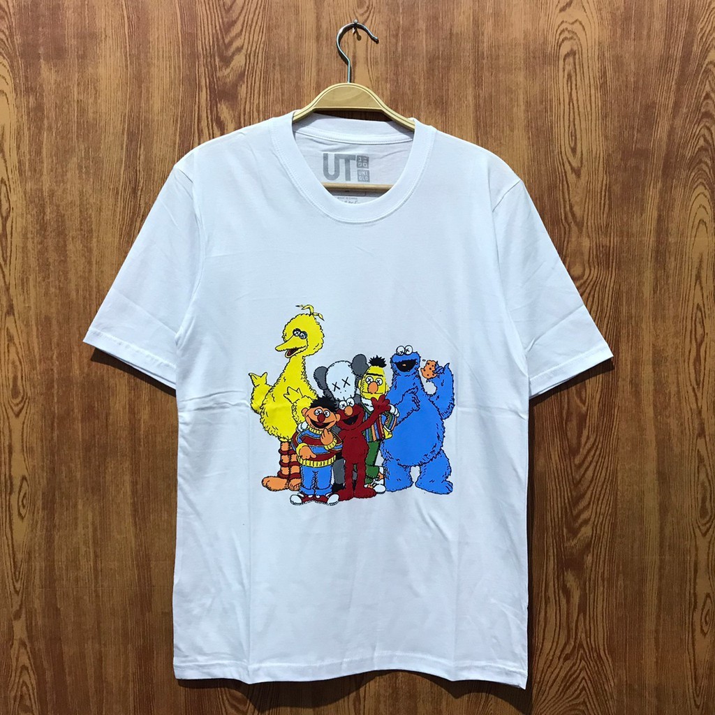  KAOS  UNIQLO  X KAWS  PREMIUM MIRROR MURAH HYPEBEAST 